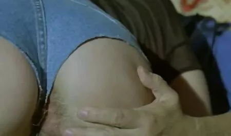 Keisha Gray with intimate haircut allows a person to take L. chinese handjob E, sister, brother, him .