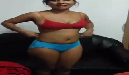 Girlfriend lubricate asshole girl in a asian extreme porn black mask and oil, and put his hands on it